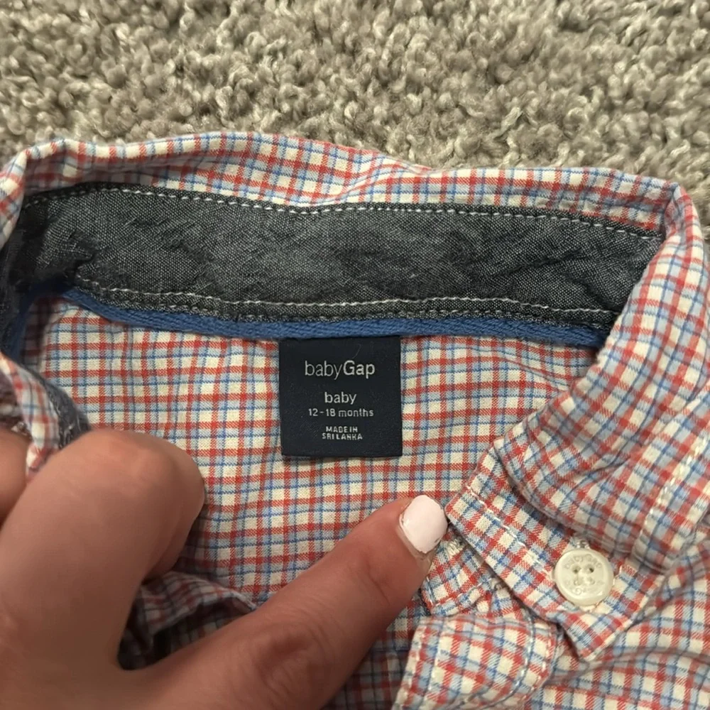 Gap button down onesie - Picture 3 of 4